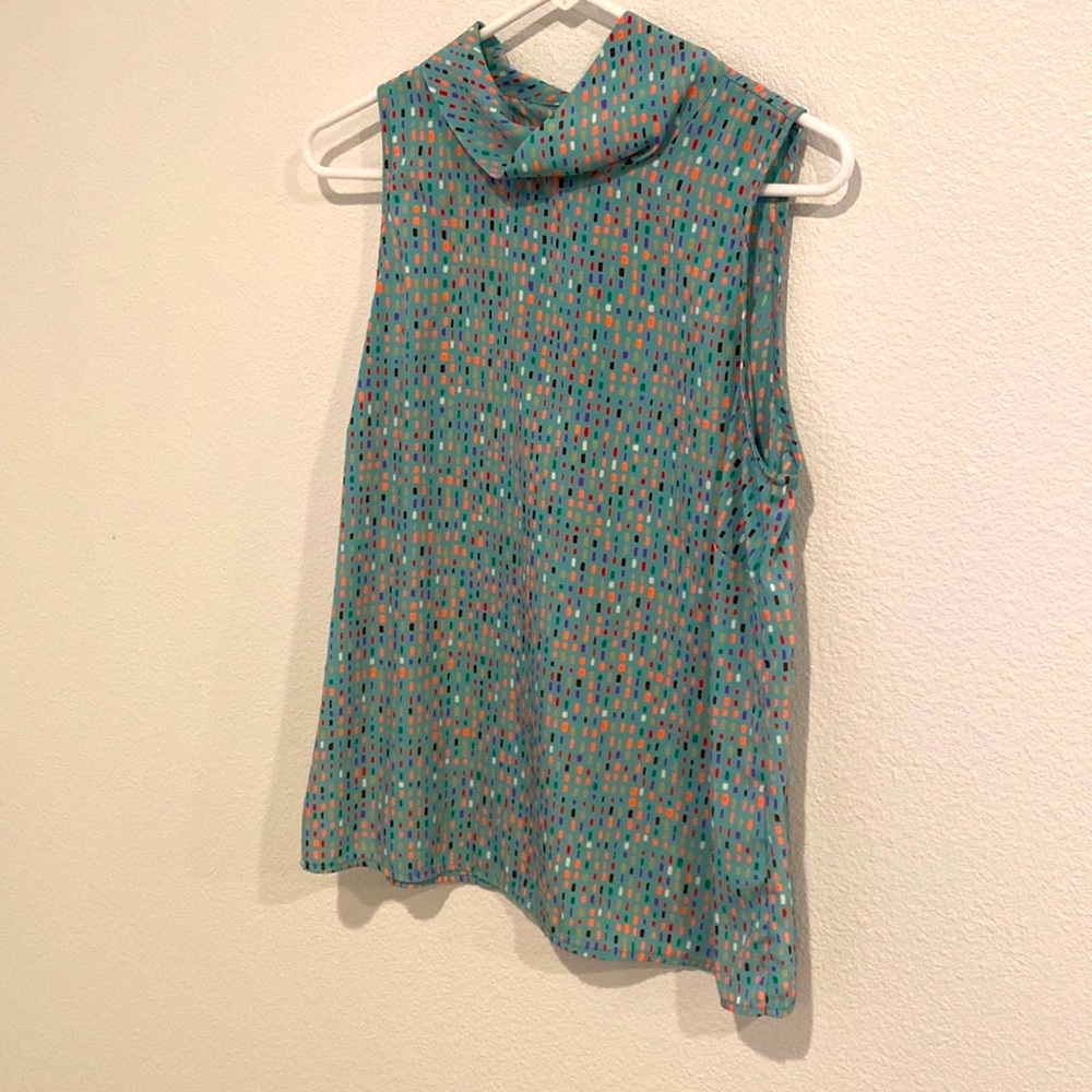High collar, colorful blouse